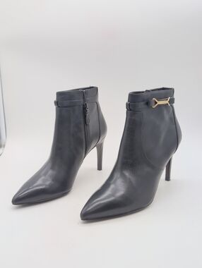 Cole Haan 10.5 Black Leather Pointed-Toe Ankle Boots Loveth Shooties Gold Accent